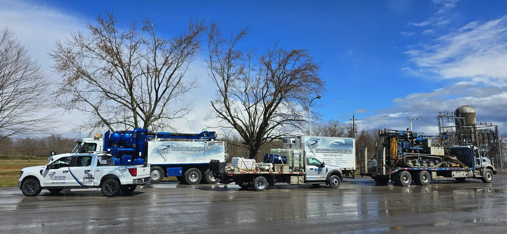 GEO daylighting and locating fleet parked together at a work site